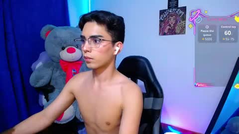 Owen  Independent model  online show from June 18, 9:14 am