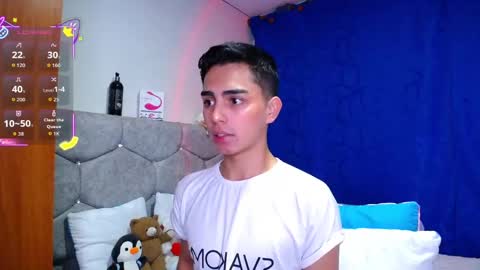 Snapshot of owenblue__ chatting on September 14, 2:35 am Owen  Independent model  online show from September 14, 2:35 am