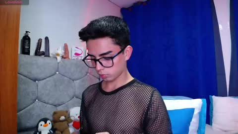 Snapshot of owenblue__ chatting on September 30, 1:12 am Owen  Independent model  online show from September 30, 1:12 am