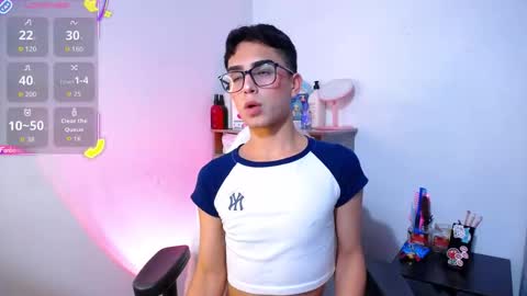 Owen  Independent model  online show from November 8, 5:21 am