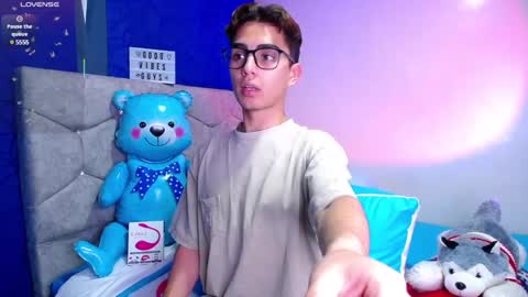 Snapshot of owenblue__ chatting on March 1, 6:04 am Owen  Independent model  online show from March 1, 6:04 am