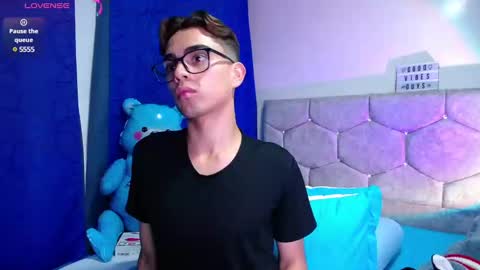 Snapshot of owenblue__ chatting on February 13, 10:43 pm Owen  Independent model  online show from February 13, 10:43 pm