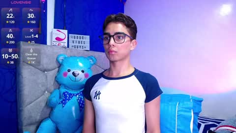 Snapshot of owenblue__ chatting on January 28, 6:16 am Owen  Independent model  online show from January 28, 6:16 am