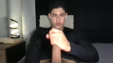 Javi    online show from September 9, 10:52 pm