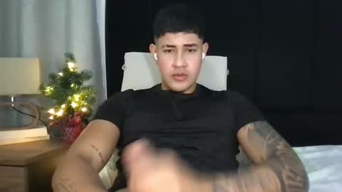 Javi    online show from December 6, 11:14 pm