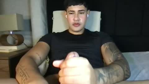 Javi    online show from February 8, 4:14 am