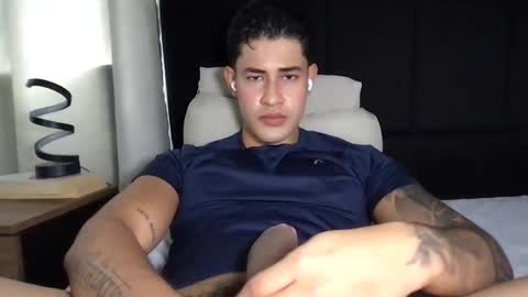 Javi    online show from September 19, 8:19 pm