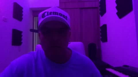 paisaexotico online show from September 28, 3:37 am