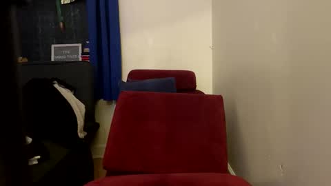 Snapshot of pantslesstraveler_plt chatting on February 23, 7:25 pm PantsLessTraveler online show from February 23, 7:25 pm