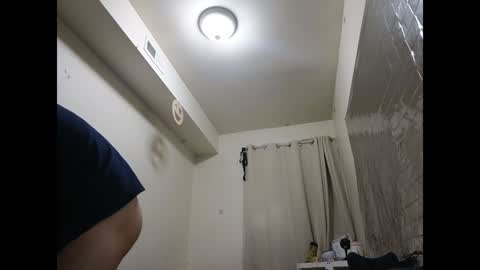 Snapshot of pantslesstraveler_plt chatting on January 9, 3:23 pm PantsLessTraveler online show from January 9, 3:23 pm