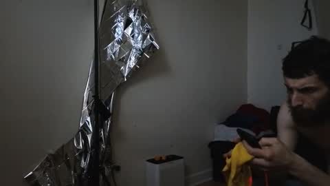 Snapshot of pantslesstraveler_plt chatting on January 13, 10:56 pm PantsLessTraveler online show from January 13, 10:56 pm