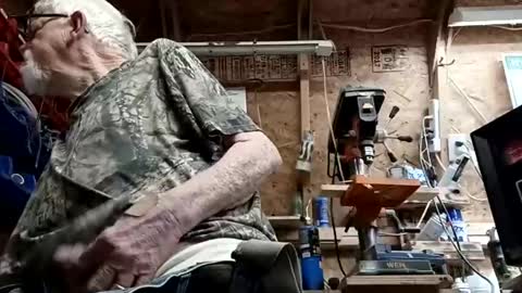 Snapshot of papajb70 chatting on February 23, 2:35 am papajb70 online show from February 23, 2:35 am