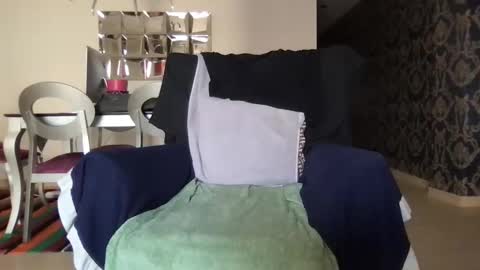 Paradise Bird01 online show from October 22, 11:03 am