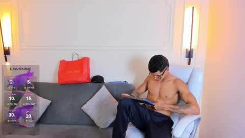 Ryan And Casper online show from January 10, 7:39 pm