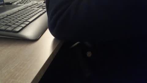 Snapshot of paranoiid chatting on October 16, 7:05 am Sascha online show from October 16, 7:05 am