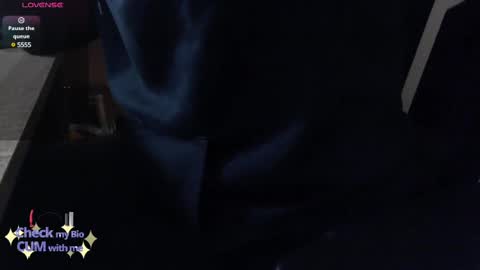 Snapshot of paranoiid chatting on February 24, 7:11 am Sascha online show from February 24, 7:11 am