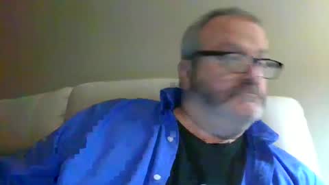 Snapshot of passporttraveler1 chatting on October 17, 12:47 am passporttraveler1 online show from October 17, 12:47 am