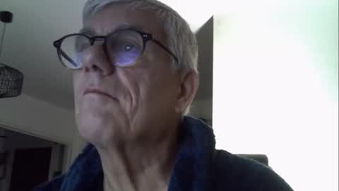 Snapshot of patrick5275 chatting on October 25, 4:47 am patrick5275 online show from October 25, 4:47 am