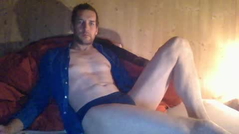 Snapshot of paueriwan chatting on October 25, 2:35 am paueriwan online show from October 25, 2:35 am