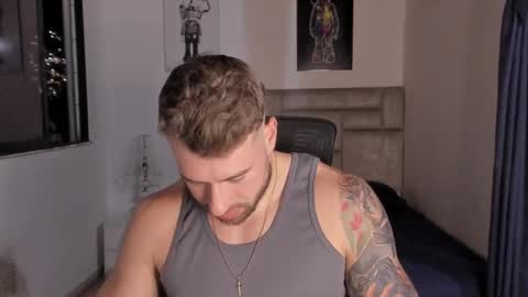 PAUL ROGER online show from October 28, 2:36 am