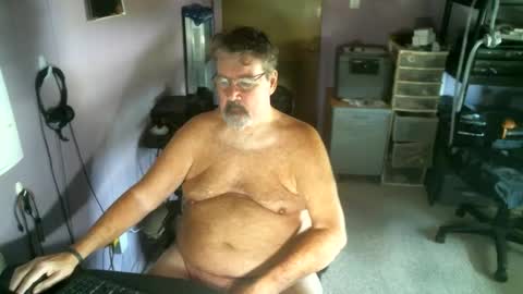 Snapshot of pcolabottom chatting on September 29, 5:20 pm PcolaBottom online show from September 29, 5:20 pm