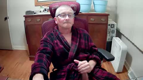 Snapshot of peepingmale chatting on December 10, 11:53 pm peepingmale online show from December 10, 11:53 pm