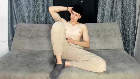 CAIN-19  ALLEN-18 RONALD-18 AUSTIN-18 MOD DANTE online show from November 24, 7:26 pm