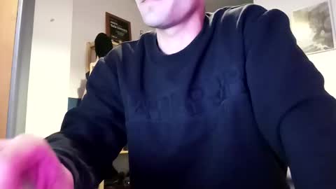 Snapshot of penesvoladores92 chatting on December 8, 4:04 am penesvoladores92 online show from December 8, 4:04 am