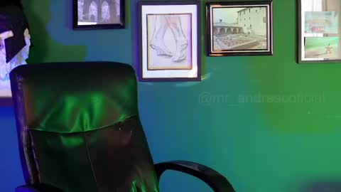 andres    online show from September 10, 7:01 pm