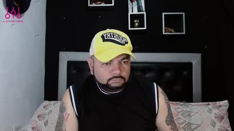 Carlos online show from February 22, 2:27 pm