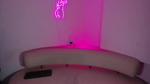 Peter online show from October 4, 7:29 pm