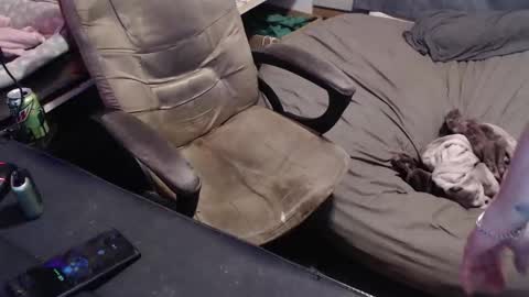 Snapshot of peterbeater2 chatting on December 24, 10:22 am peterbeater2 online show from December 24, 10:22 am