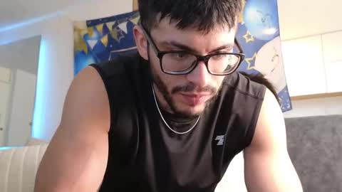 phantom_bigger1 online show from December 2, 2:20 pm