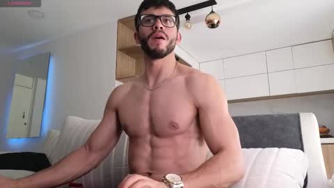 phantom_bigger1 online show from December 5, 2:24 pm