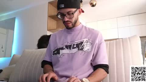 phantom_bigger1 online show from February 9, 7:51 pm