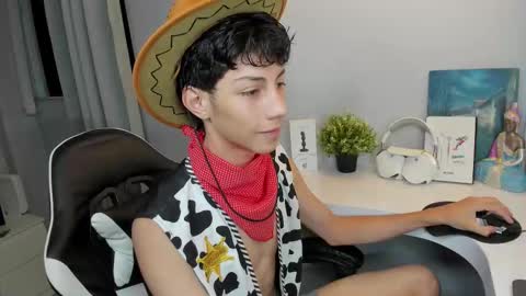 Snapshot of philipe_moonlight_ chatting on November 1, 2:04 am Phil. INDEPENDENT MODEL online show from November 1, 2:04 am