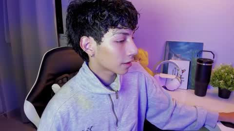 Snapshot of philipe_moonlight_ chatting on September 20, 11:49 pm Phil. INDEPENDENT MODEL online show from September 20, 11:49 pm