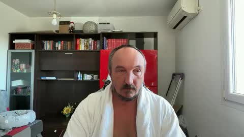 picard256 online show from April 11, 8:51 am