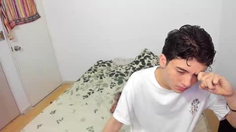 picaszomilos350 online show from February 19, 10:56 am