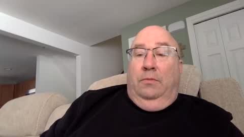 Snapshot of pickme11113 chatting on March 4, 12:44 pm pickme11113 online show from March 4, 12:44 pm