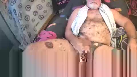 piercecox13 online show from April 5, 6:59 pm