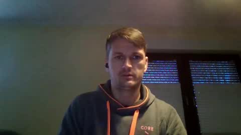 Snapshot of piercingsxxx chatting on March 12, 11:20 am piercingsxxx online show from March 12, 11:20 am