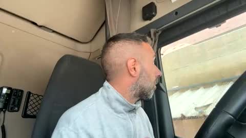 Snapshot of pierotu chatting on October 17, 10:52 am pierotu online show from October 17, 10:52 am