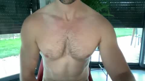 Snapshot of pierre81000 chatting on October 23, 4:32 pm pierre81000 online show from October 23, 4:32 pm