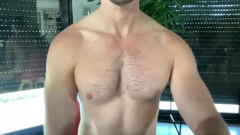 Snapshot of pierre81000 chatting on October 18, 3:17 pm pierre81000 online show from October 18, 3:17 pm