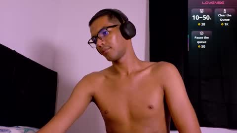 pikashuu7u7 online show from September 26, 6:11 am