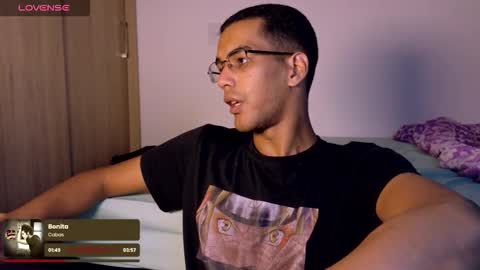 pikashuu7u7 online show from November 30, 2:46 am