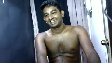 rayvienn online show from April 18, 7:58 pm