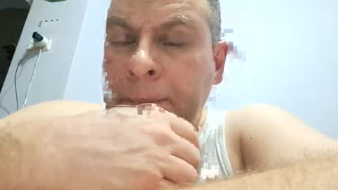 Snapshot of pixel53 chatting on January 4, 10:02 pm Gkay53 online show from January 4, 10:02 pm