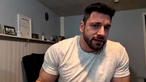 pizza_biceps online show from May 23, 6:30 am